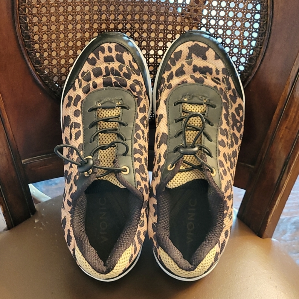 Vionic size 8